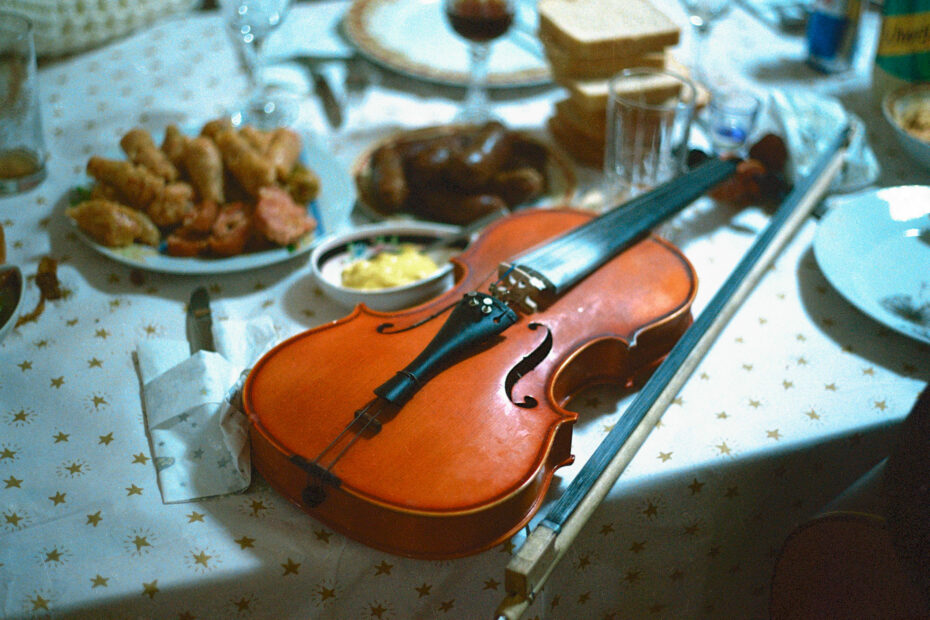 violon etc sur table